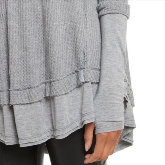 Free People Laguna Tee V Neck LS Thumbhole Cuffs Thermal Drapey Grey Small NWT - Picture 6 of 11